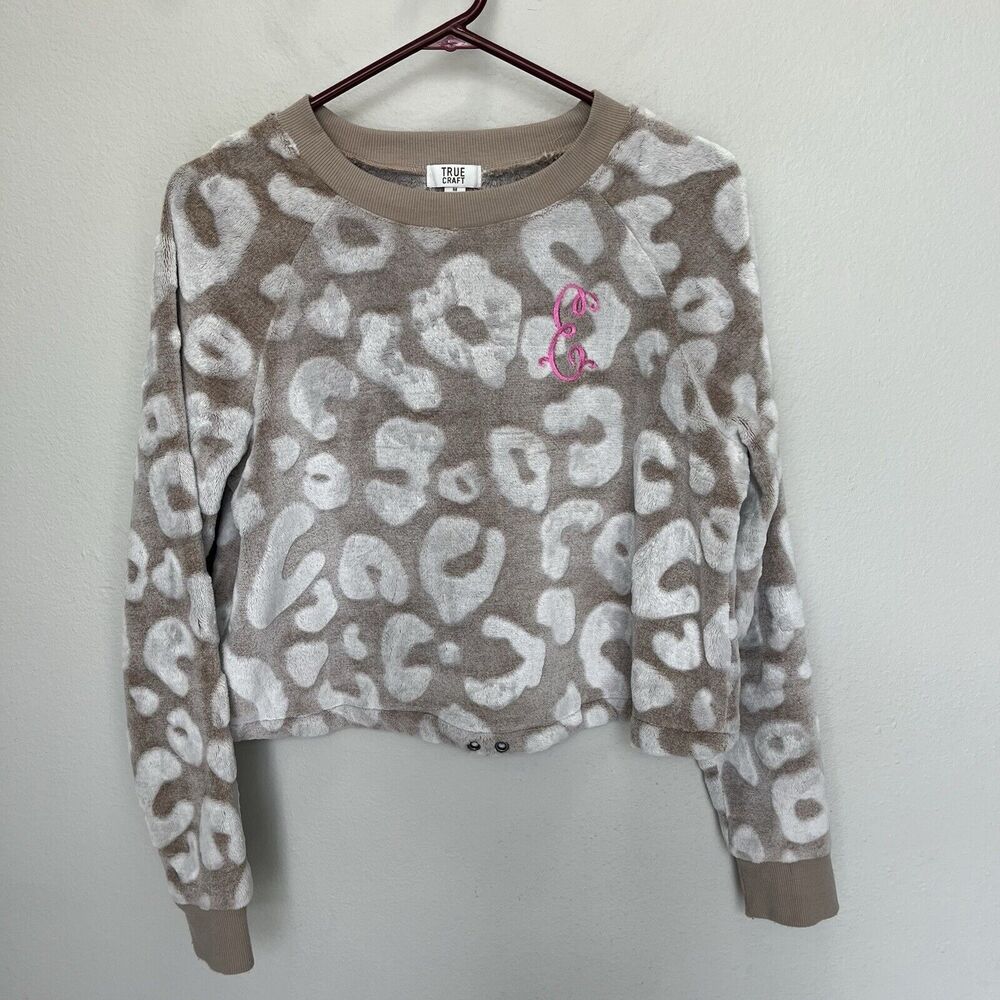 True Craft | Tan Plush Animal Leopard Print Monogram E Cropped Sweater Medium - Picture 2 of 7